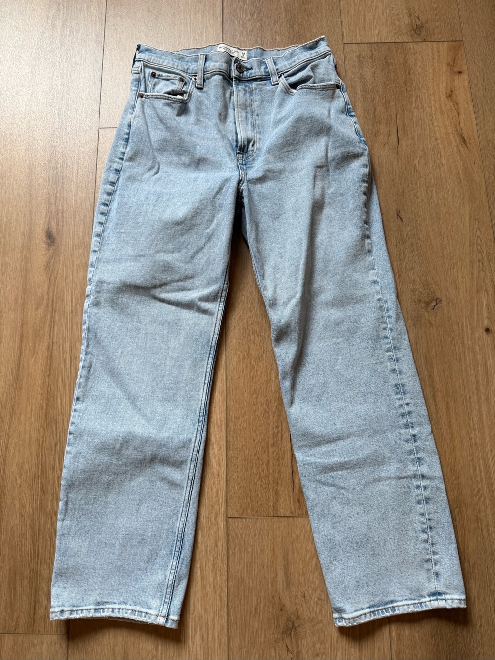 Abercrombie & Fitch The Ankle Straight Ultra High Rise Light Wash 29/8